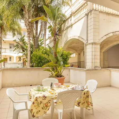 Holiday home Quadrilocale Corso Italia 30 Piano Terra Con Spazio Esterno *