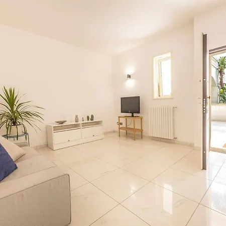 Holiday home Quadrilocale Corso Italia 30 Piano Terra Con Spazio Esterno