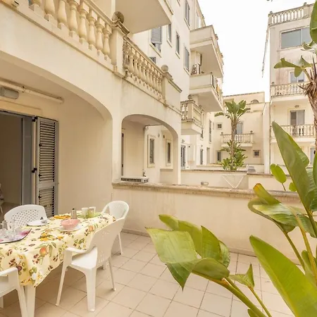 Quadrilocale Corso Italia 30 Piano Terra Con Spazio Esterno Holiday home
